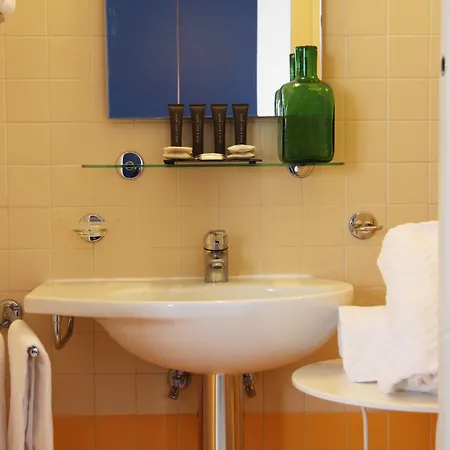 Mimosa Aparthotel 3*