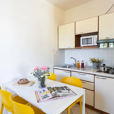 Mimosa Aparthotel 3*