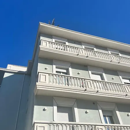 Ξενοδοχείο με διαμερίσματα Mimosa 4*