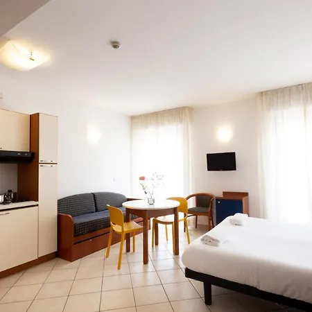 Mimosa Aparthotel 3*