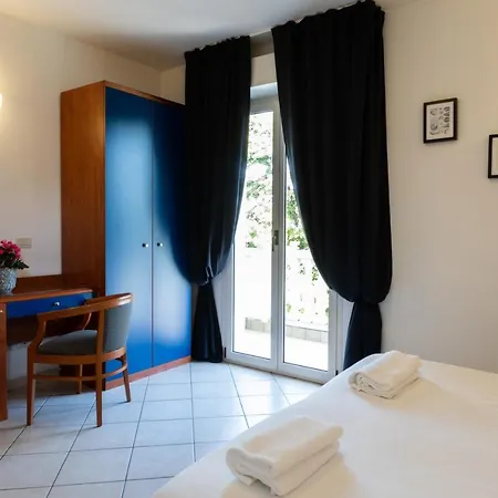 Aparthotel Mimosa 3*