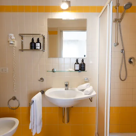 Mimosa Aparthotel 3*